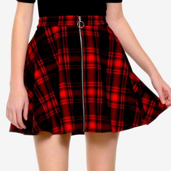 Hot Topic Dresses & Skirts - Hot Topic Black & Red Plaid O-Ring Skater Skirt Large